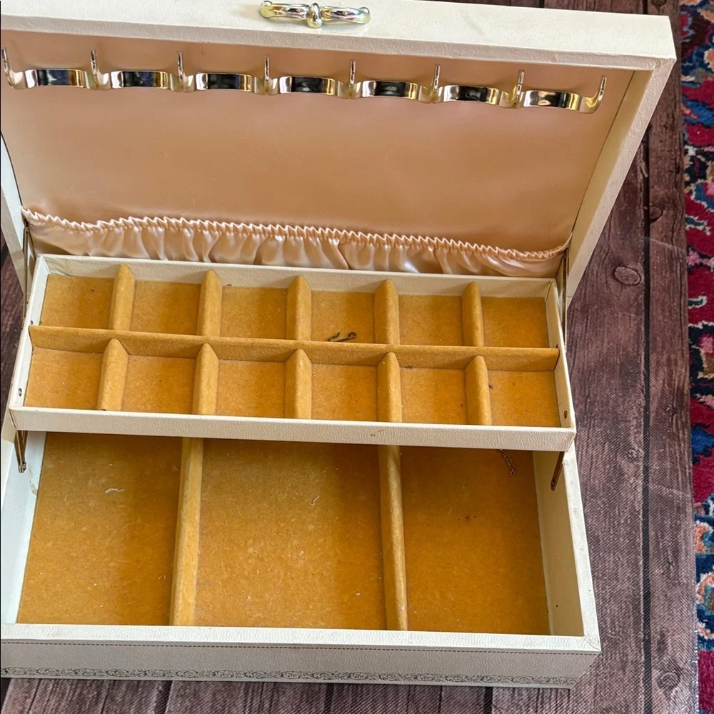 Vintage Mele Jewelry Box Cream with Gold Trim Gold Interior